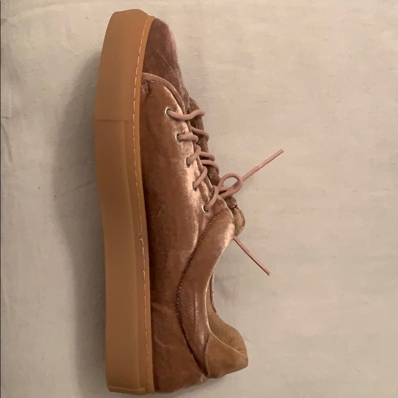 NWOT Anthropologie velvet platform sneakers - Picture 5 of 5